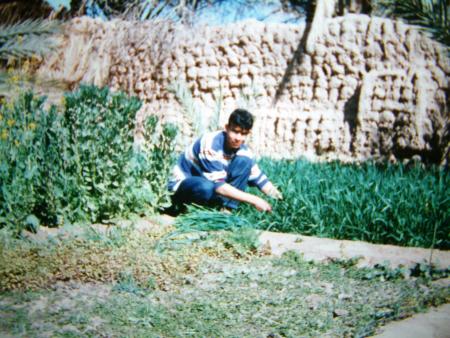 moi dans mon jardin